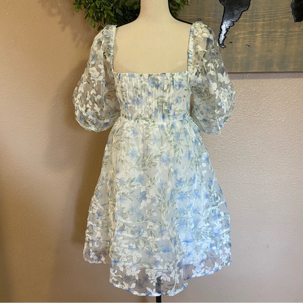 NWOT Lulus White and Blue Floral Puff Sleeve Mini Dress - Picture 2 of 7